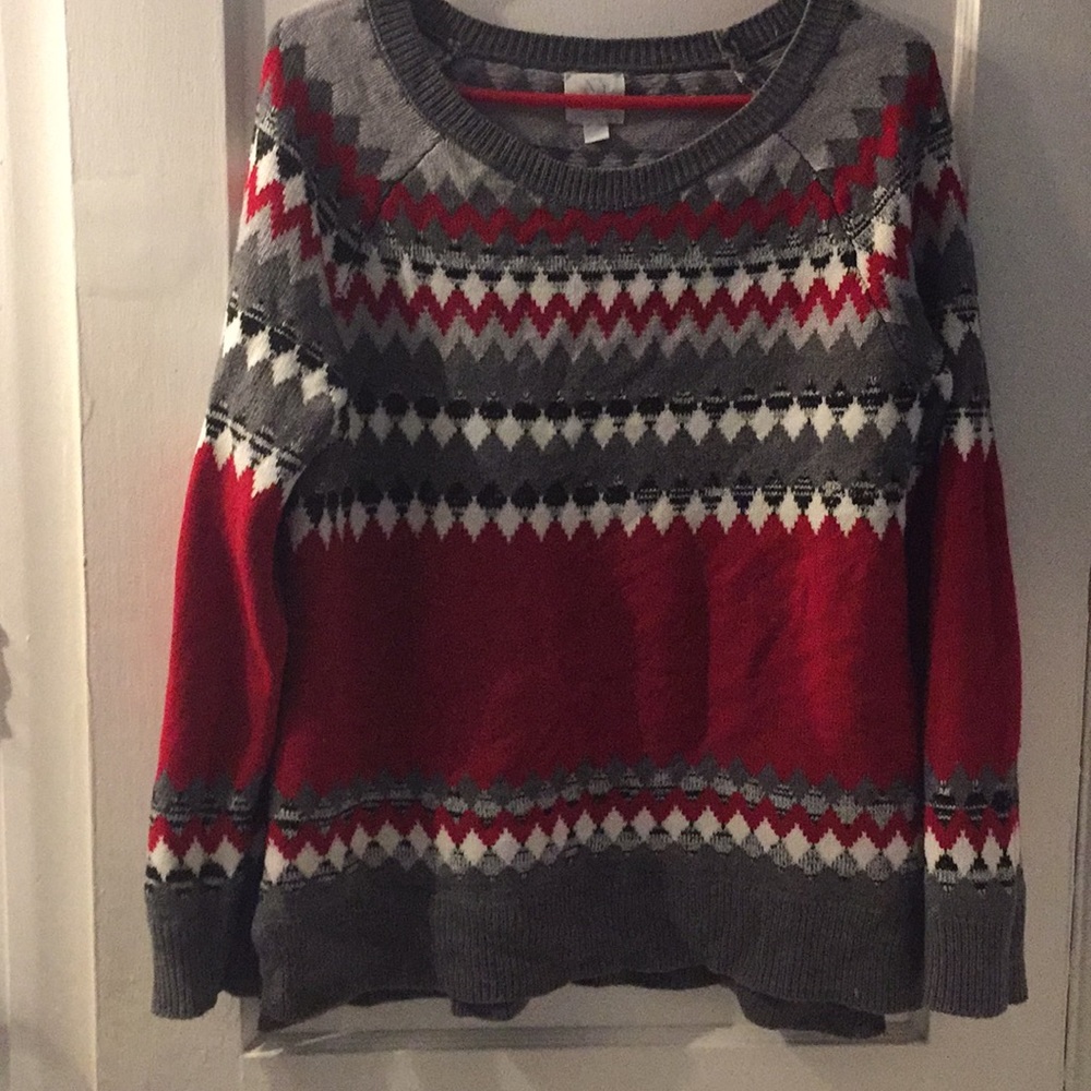 Only worn once. Pet friendly home